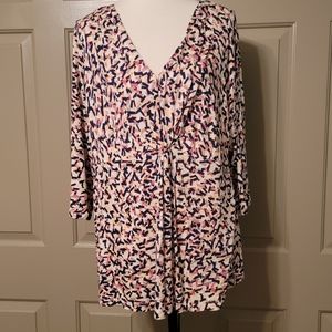 APT. 9 ladies plus size geometric design tunic.